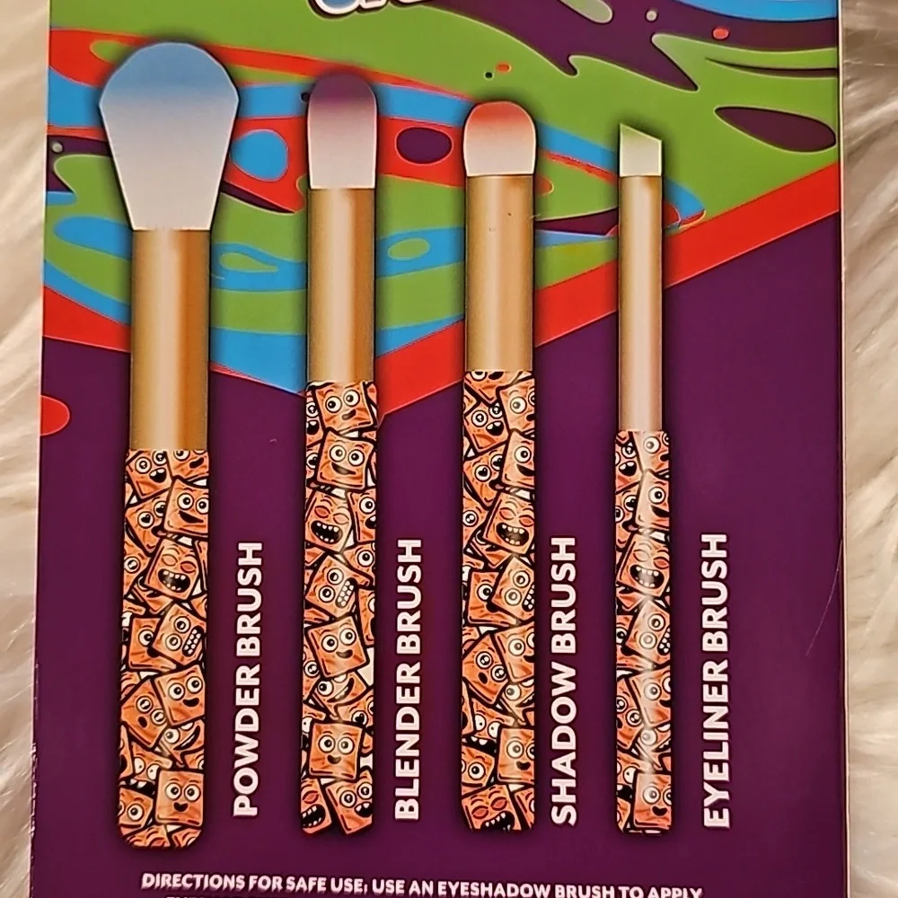 Cinnamon Toast Crunch 4 Piece Cosmetic Brush Set